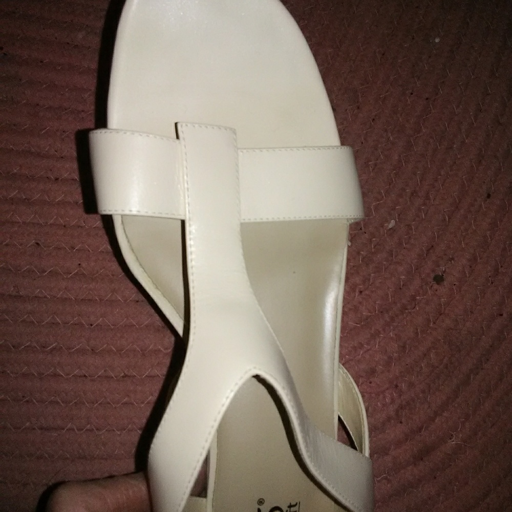 Heels - Picture 8 of 8